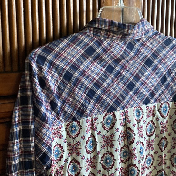 Altar’d State Women’s Shirt - Picture 8 of 12